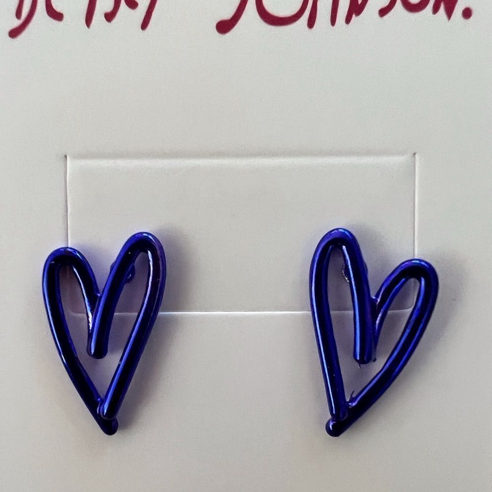 💙 Betsey Johnson signature violet navy heart shaped studs 💙